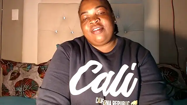 omalicha98 online show from April 13, 2026, 6:39 am