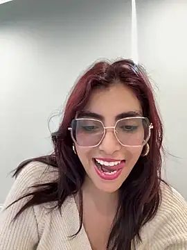 Snapshot of MartinaSooler chatting on February 19, 2025, 7:48 pm MartinaSooler online show from February 19, 2025, 7:48 pm