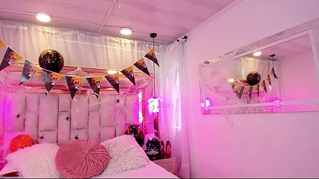 Katalina Evans online show from October 29, 2025, 11:53 am