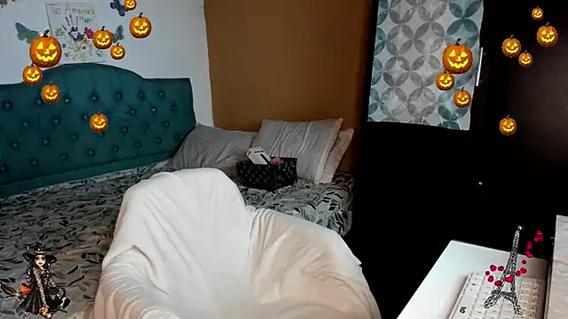 nataparis online show from October 28, 2025, 11:58 pm