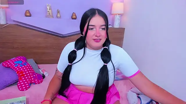 Snapshot of ScarletEmber3 chatting on October 2, 2025, 10:46 pm ScarletEmber3 online show from October 2, 2025, 10:46 pm