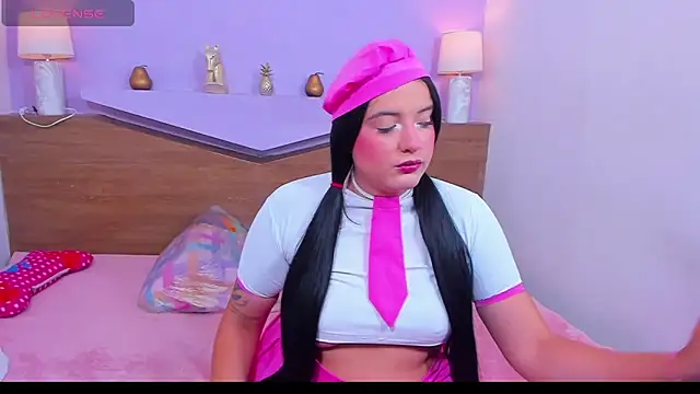 Snapshot of ScarletEmber3 chatting on September 18, 2025, 5:54 am ScarletEmber3 online show from September 18, 2025, 5:54 am