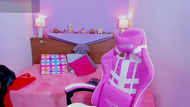 Snapshot of ScarletEmber3 chatting on March 21, 2025, 3:44 am ScarletEmber3 online show from March 21, 2025, 3:44 am