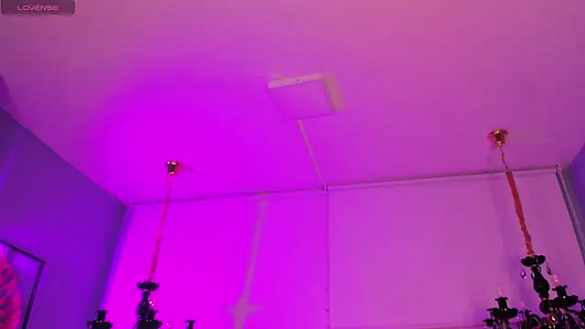 Aitana Hilton  online show from January 15, 2026, 11:57 am