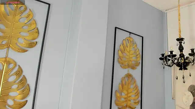 Aitana Hilton  online show from October 26, 2025, 12:49 pm