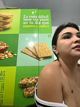 Aitana Hilton  online show from November 7, 2025, 11:15 am