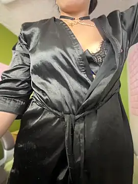zahra Jalid online show from June 3, 2026, 10:03 pm