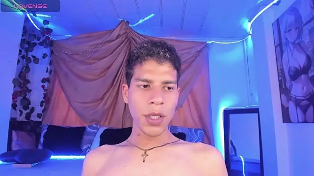 Snapshot of Ethan_Boyy chatting on November 14, 2025, 10:02 pm Ethan Boyy online show from November 14, 2025, 10:02 pm