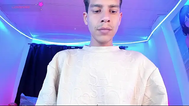 Snapshot of Ethan_Boyy chatting on April 20, 2026, 9:38 pm Ethan Boyy online show from April 20, 2026, 9:38 pm