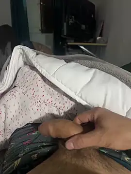 Snapshot of zoltard_1911 chatting on February 11, 2025, 4:35 pm zoltard 1911 online show from February 11, 2025, 4:35 pm