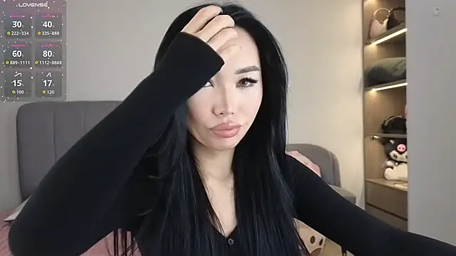 Snapshot of asianqueeny chatting on February 25, 2026, 1:28 am asianqueeny online show from February 25, 2026, 1:28 am