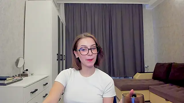 Snapshot of Shawty_Maria chatting on February 5, 2025, 1:11 pm Shawty Maria online show from February 5, 2025, 1:11 pm