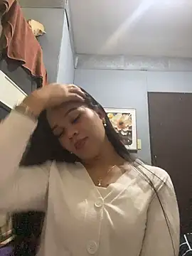 SophiaCourthaway online show from November 11, 2025, 5:30 pm