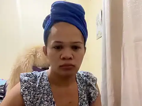 SophiaCourthaway online show from June 12, 2026, 1:36 am