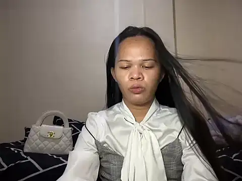 SophiaCourthaway online show from June 26, 2026, 1:50 pm