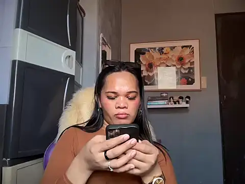 SophiaCourthaway online show from May 15, 2026, 2:20 am