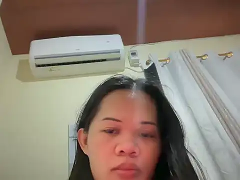 SophiaCourthaway online show from July 8, 2026, 5:19 am