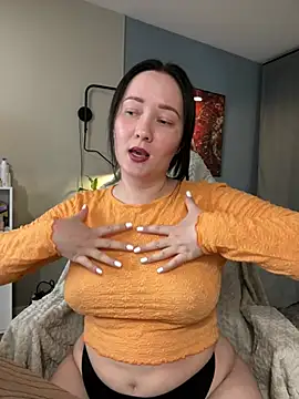 Snapshot of Kiss_My_Body chatting on April 21, 2026, 5:52 pm Kiss My Body online show from April 21, 2026, 5:52 pm