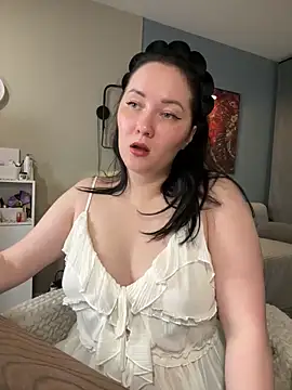 Snapshot of Kiss_My_Body chatting on April 18, 2026, 6:10 pm Kiss My Body online show from April 18, 2026, 6:10 pm