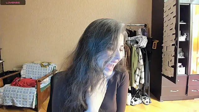 Snapshot of _Roselina_ chatting on May 21, 2026, 5:32 pm Roselina online show from May 21, 2026, 5:32 pm