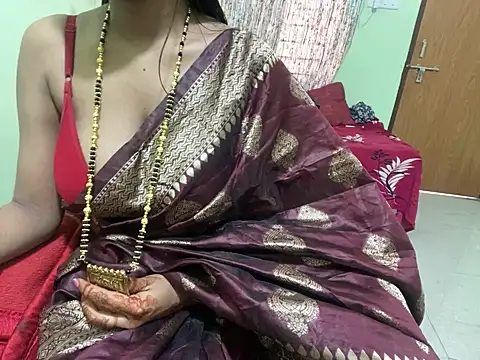 Snapshot of Sandhya_lovely chatting on February 18, 2026, 8:11 am Sandhya lovely online show from February 18, 2026, 8:11 am