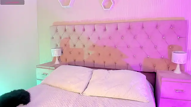 MattThompsonn online show from October 17, 2025, 9:16 pm