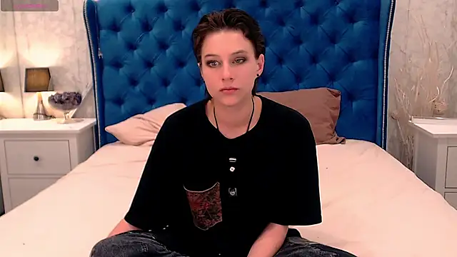 via mayer  online show from November 18, 2025, 3:10 am