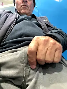 Snapshot of sempreilmio2 chatting on November 26, 2025, 11:43 am sempreilmio2 online show from November 26, 2025, 11:43 am