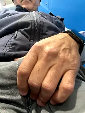 Snapshot of sempreilmio2 chatting on November 17, 2025, 11:47 am sempreilmio2 online show from November 17, 2025, 11:47 am