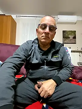 Snapshot of sempreilmio2 chatting on November 23, 2025, 9:03 pm sempreilmio2 online show from November 23, 2025, 9:03 pm