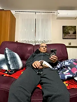 Snapshot of sempreilmio2 chatting on November 30, 2025, 12:11 am sempreilmio2 online show from November 30, 2025, 12:11 am