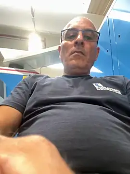 Snapshot of sempreilmio2 chatting on September 9, 2025, 10:47 am sempreilmio2 online show from September 9, 2025, 10:47 am