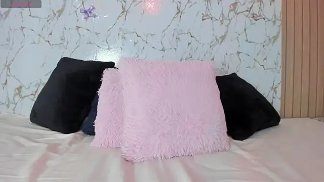 Christal Golden online show from December 13, 2025, 8:04 pm