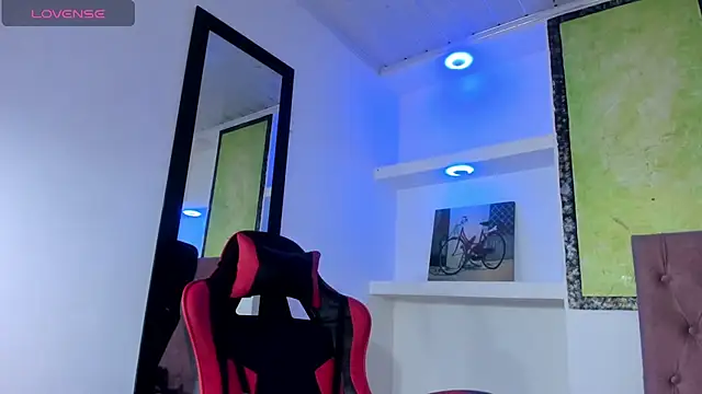 Snapshot of Miss_sparkle00 chatting on February 11, 2026, 8:52 pm Miss sparkle00 online show from February 11, 2026, 8:52 pm