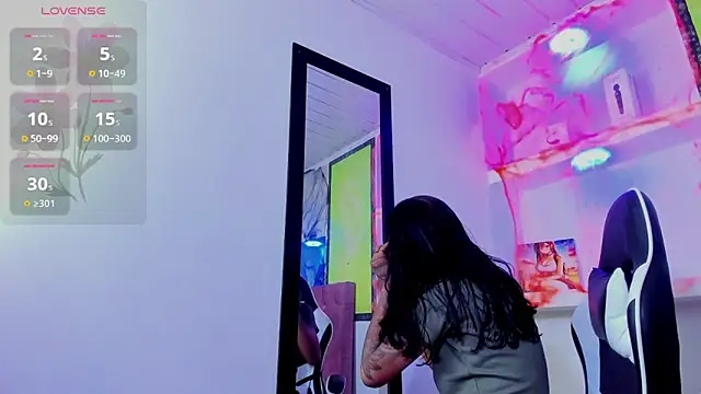 Snapshot of Miss_sparkle00 chatting on October 29, 2025, 5:28 am Miss sparkle00 online show from October 29, 2025, 5:28 am