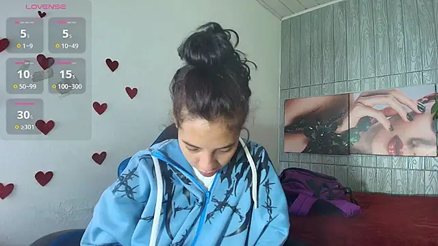 Snapshot of Miss_sparkle00 chatting on February 17, 2026, 7:55 pm Miss sparkle00 online show from February 17, 2026, 7:55 pm