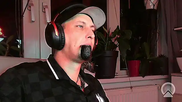 Skullkeeper1984 online show from October 15, 2025, 10:29 pm