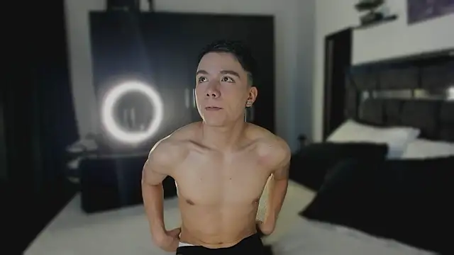 alanblack1 online show from March 4, 2026, 2:47 pm