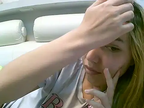 Snapshot of VittoriaTaylor chatting on October 12, 2025, 12:23 am VittoriaTaylor online show from October 12, 2025, 12:23 am