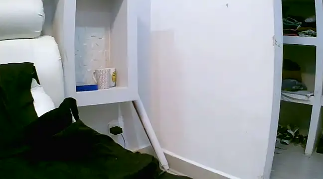 Snapshot of VittoriaTaylor chatting on March 18, 2025, 12:40 am VittoriaTaylor online show from March 18, 2025, 12:40 am