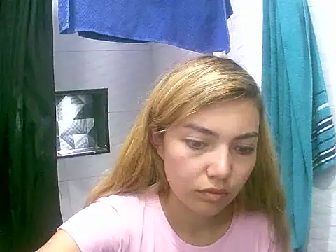 Snapshot of VittoriaTaylor chatting on February 16, 2026, 9:02 pm VittoriaTaylor online show from February 16, 2026, 9:02 pm