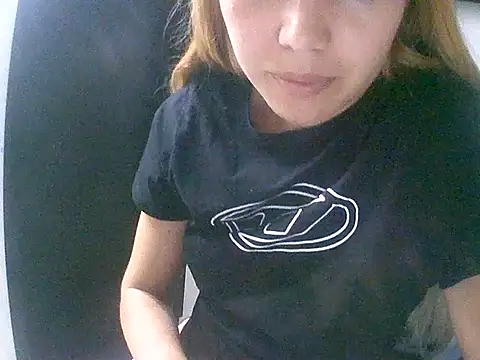 Snapshot of VittoriaTaylor chatting on February 24, 2026, 12:11 am VittoriaTaylor online show from February 24, 2026, 12:11 am