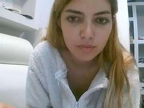 Snapshot of VittoriaTaylor chatting on February 14, 2026, 3:18 am VittoriaTaylor online show from February 14, 2026, 3:18 am