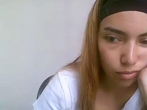 Snapshot of VittoriaTaylor chatting on February 8, 2026, 2:59 pm VittoriaTaylor online show from February 8, 2026, 2:59 pm