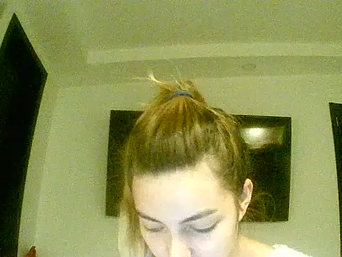 Snapshot of VittoriaTaylor chatting on March 22, 2026, 12:58 am VittoriaTaylor online show from March 22, 2026, 12:58 am