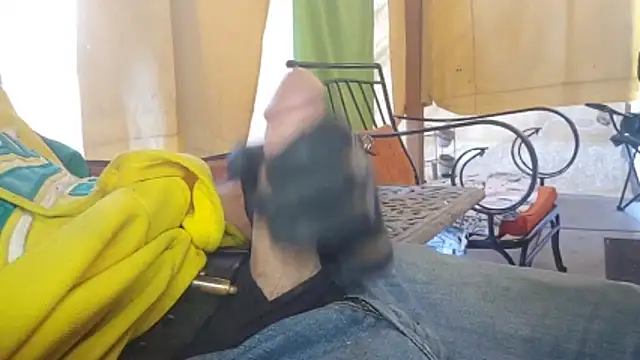 Snapshot of bwcbeat83 chatting on February 15, 2026, 12:00 am bwcbeat83 online show from February 15, 2026, 12:00 am