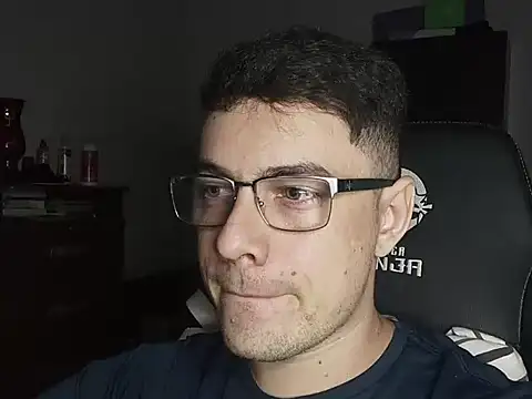 Dyllan   online show from October 23, 2025, 1:37 am