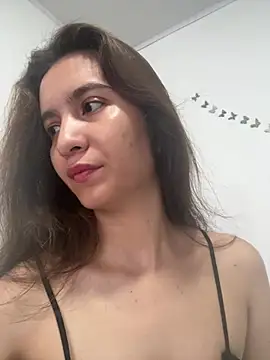 Bella still online show from May 22, 2026, 2:04 pm