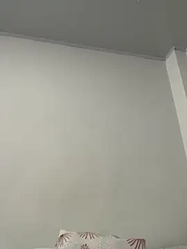 Bella still online show from February 17, 2026, 1:19 pm