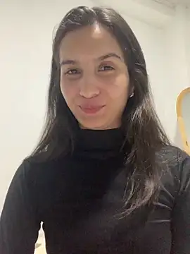 Bella still online show from December 3, 2025, 1:06 am